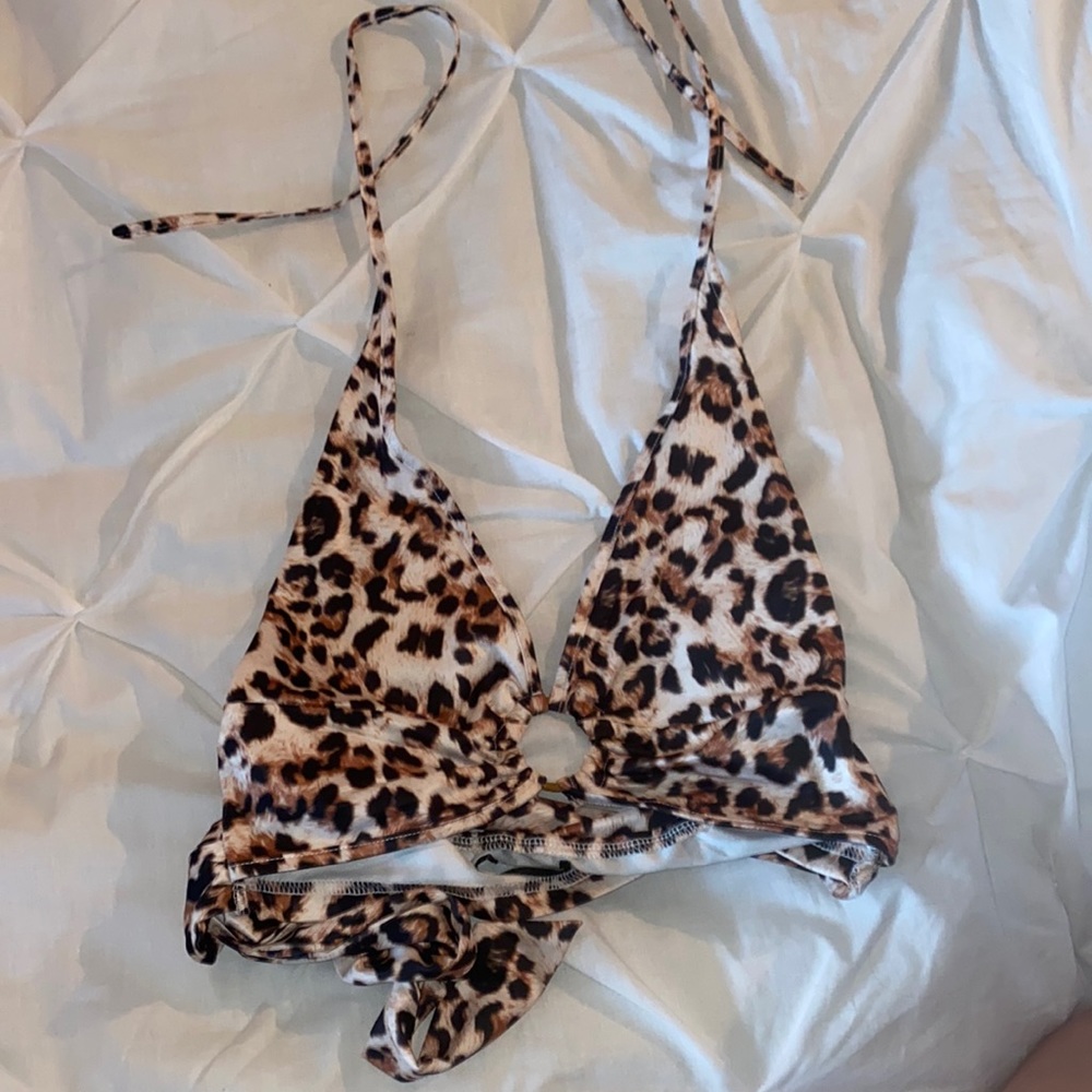 leopard tie around top